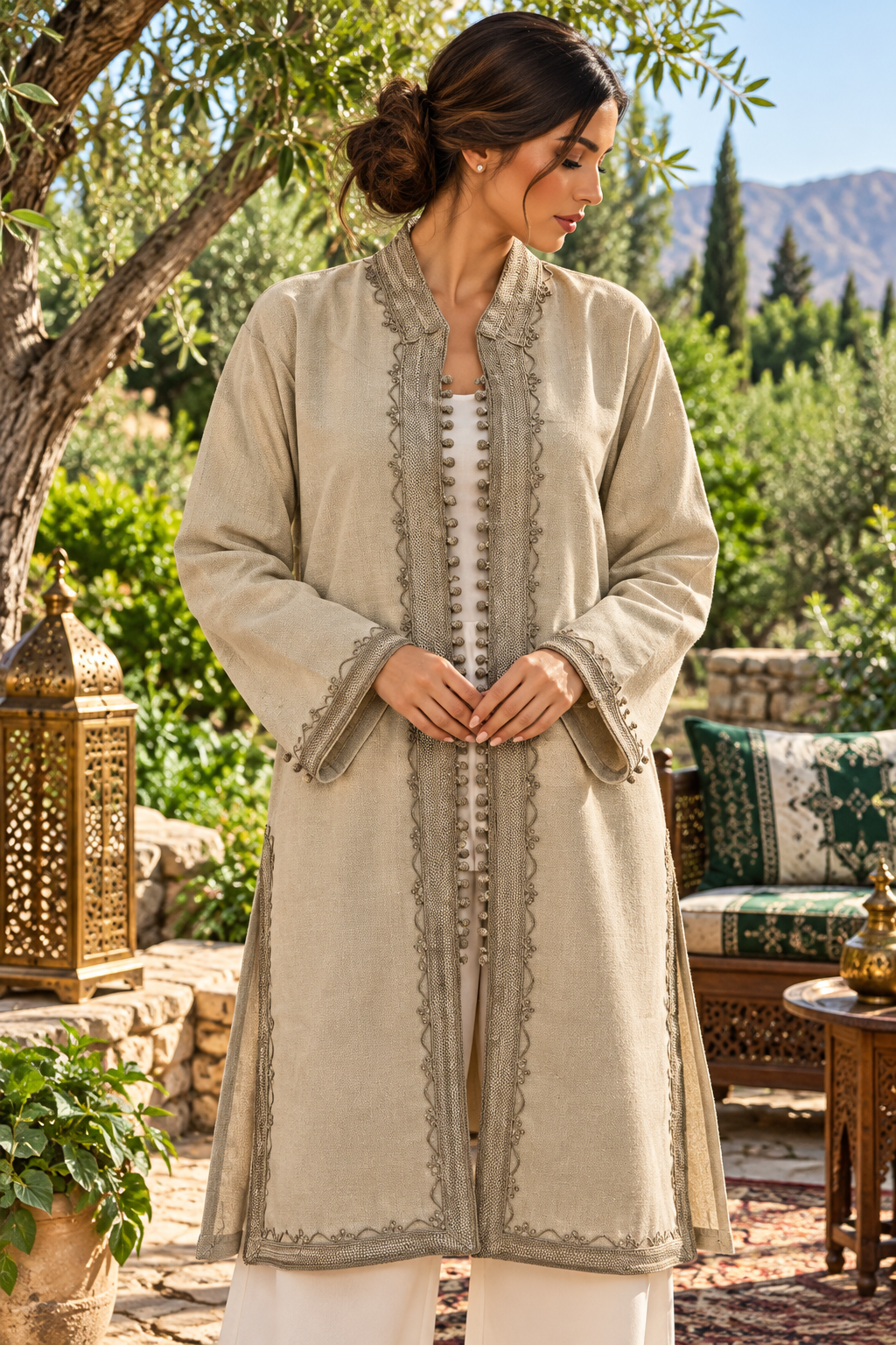 Three-Quarters Beige Garden Sfifa